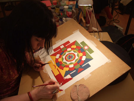 carmen-mensink-painting-mandala-5-elements
