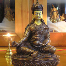 guru-rinpoche-statue-painting
