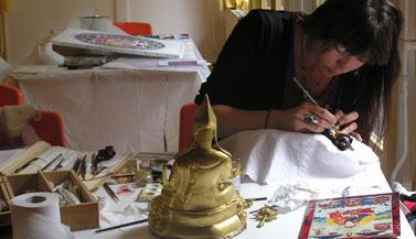 lama-tsong-khapa-statue-painted-by-carmen-mensink