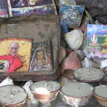 altar-butter-lamps-nepal