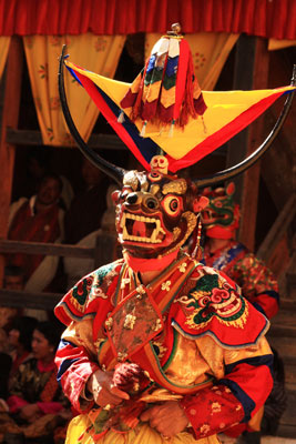 bhutan-lama-dance-cham