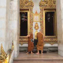 buddhist-monks-in-thailand