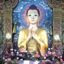 burmese-buddha-in-myanmar-temple