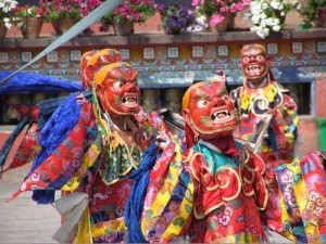 cham-lama-dance-nepal-carmen-mensink