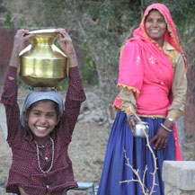 india-water-carrying