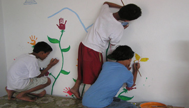 orphans-nepal-painting-with-carmen