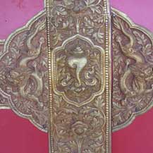 temple-door-conch-shell-metal