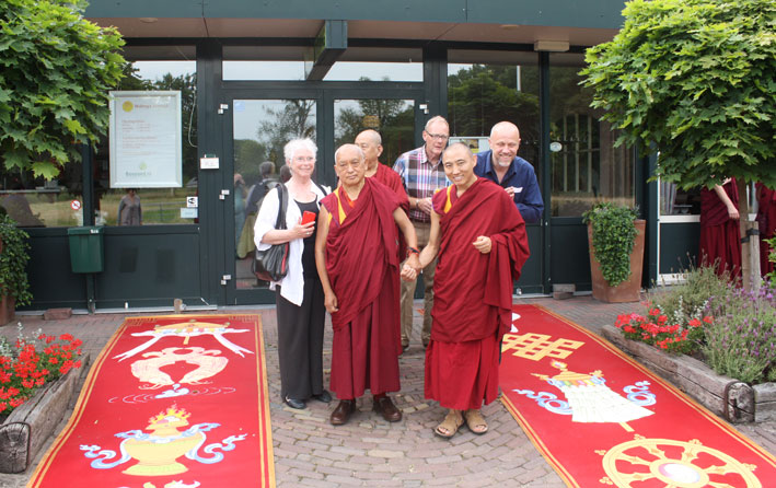 Lama-Zopa-Rinpoche-Auspicious-Symbols-2015