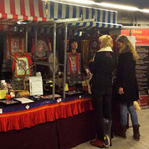 stand-tibetan-thangka-painting-booth