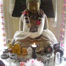 altar-with-buddha-statue
